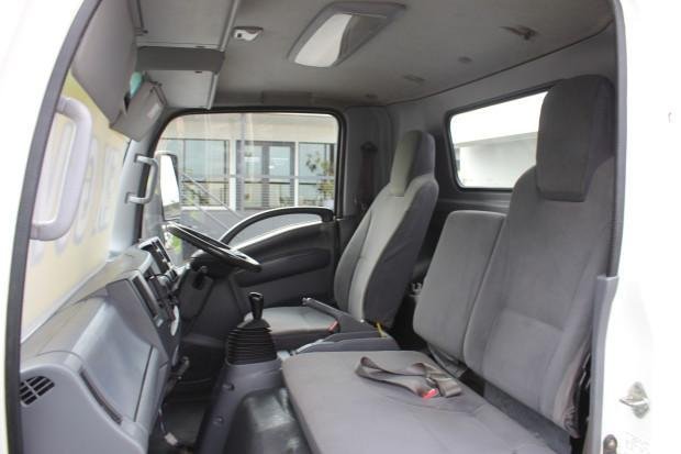 2013 Isuzu Npr300