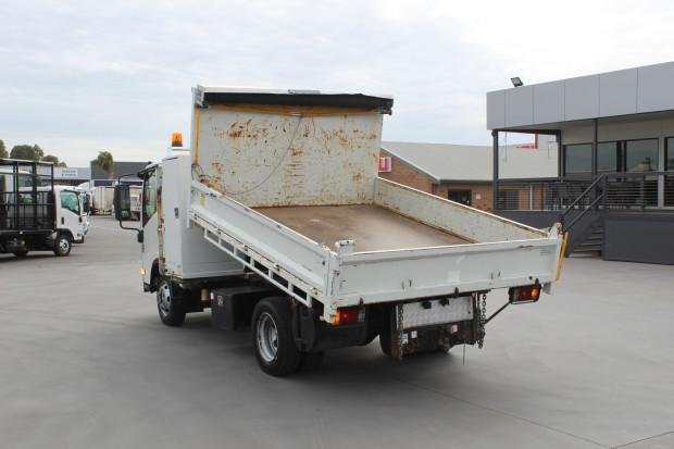 2013 Isuzu Npr300
