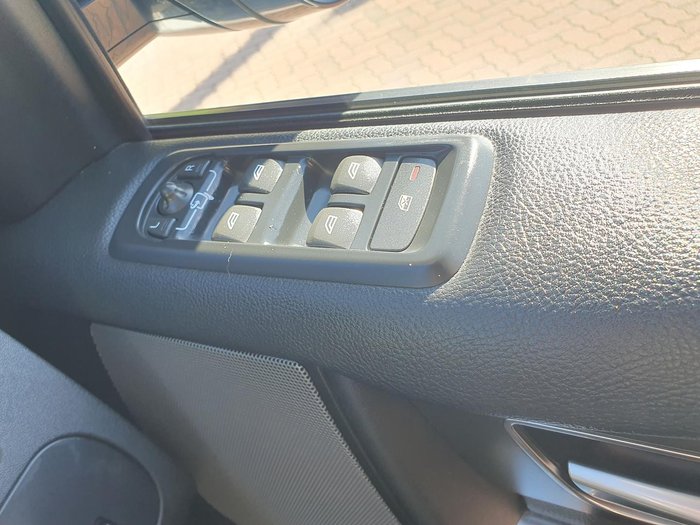 2015 Land Rover Discovery SDV6 SE Series 4 MY15 4X4 Dual Range White