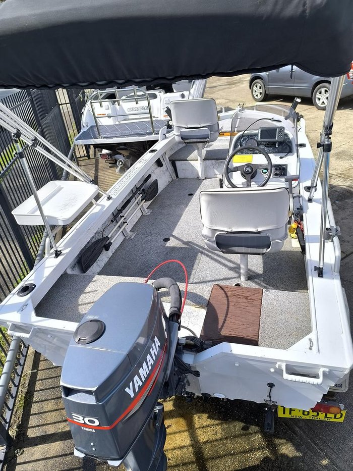 2001 QUINTREX 390 HORNET TROPHY
