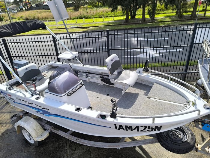2001 QUINTREX 390 HORNET TROPHY