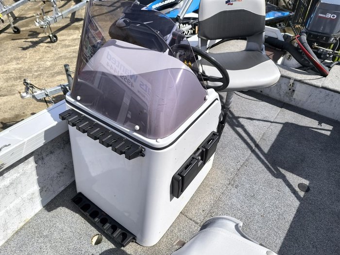 2001 QUINTREX 390 HORNET TROPHY