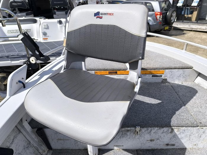 2001 QUINTREX 390 HORNET TROPHY