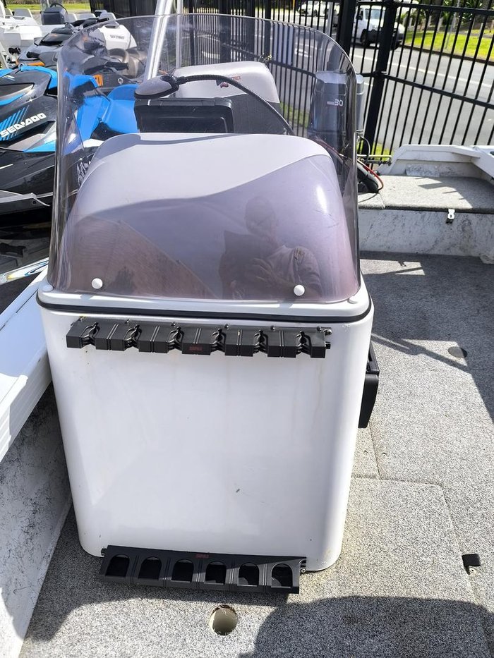 2001 QUINTREX 390 HORNET TROPHY