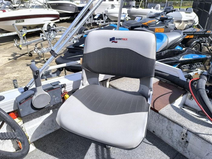 2001 QUINTREX 390 HORNET TROPHY