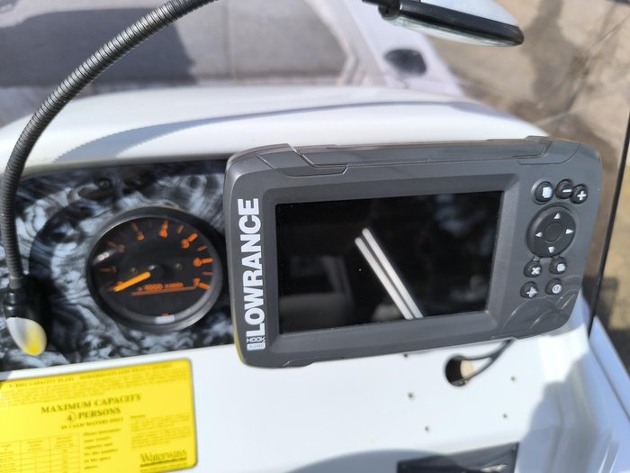 2001 QUINTREX 390 HORNET TROPHY