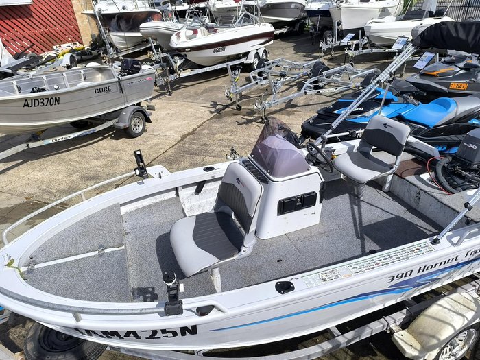 2001 QUINTREX 390 HORNET TROPHY