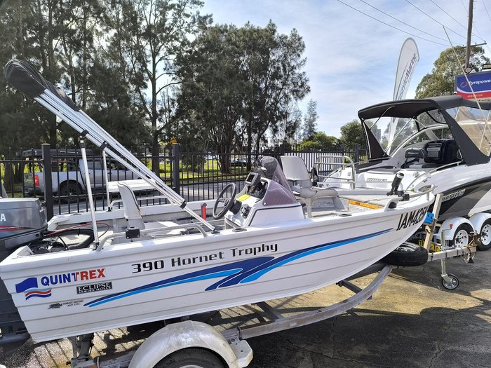 2001 QUINTREX 390 HORNET TROPHY