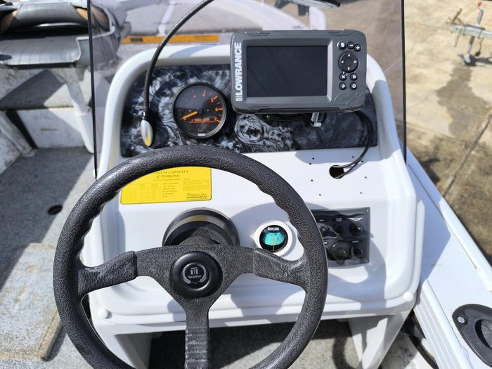 2001 QUINTREX 390 HORNET TROPHY