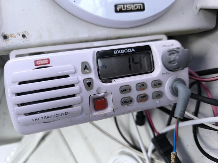 2000 QUINTREX 410 RUNABOUT