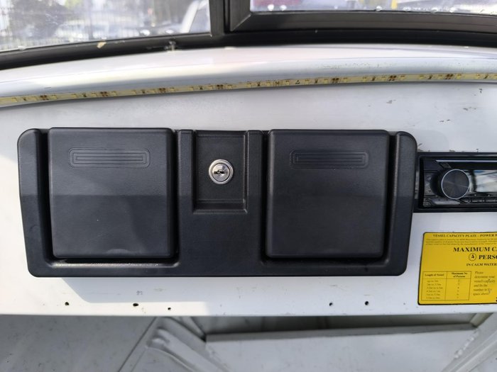 2000 QUINTREX 410 RUNABOUT