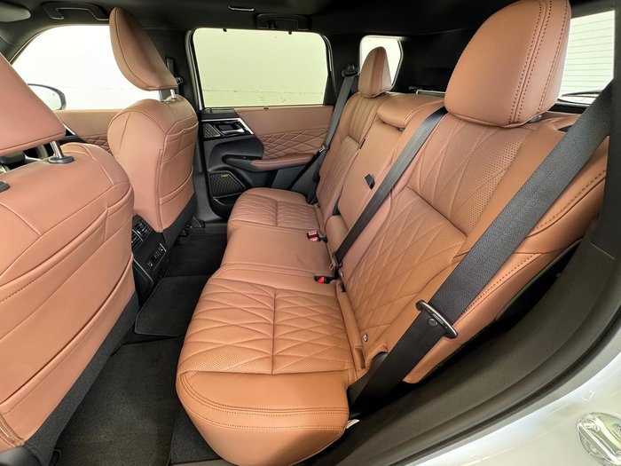 2025 Mitsubishi Outlander Exceed Tourer