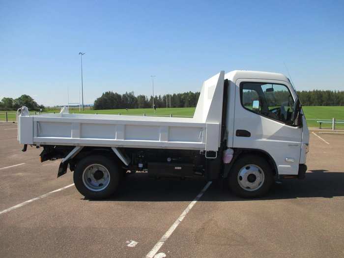 2025 Fuso Canter 615 615 city cab tipper White