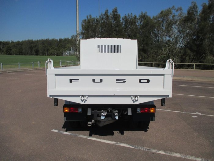2025 Fuso Canter 615 615 city cab tipper White