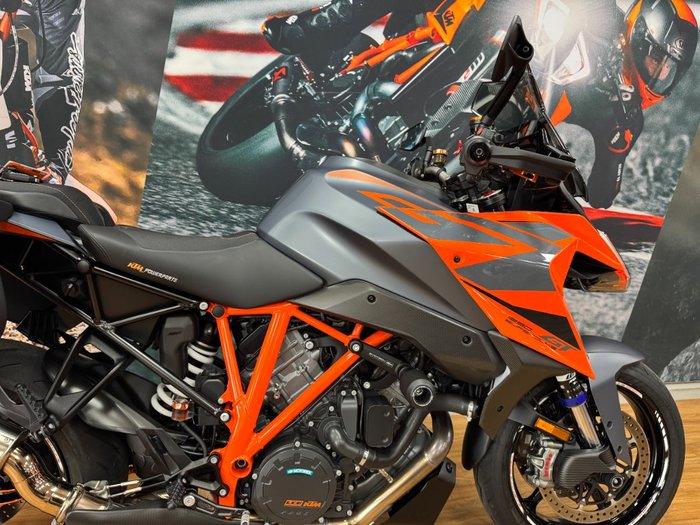 2022 Ktm 1290 SUPER DUKE GT ORANGE