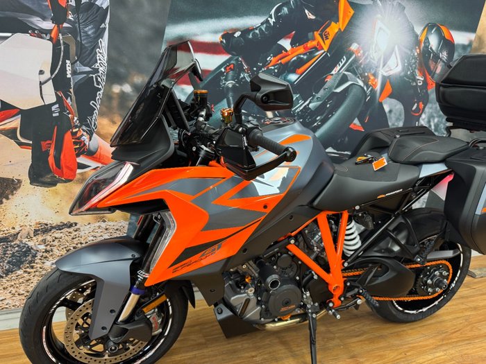 2022 Ktm 1290 SUPER DUKE GT ORANGE