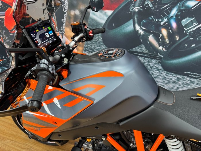2022 Ktm 1290 SUPER DUKE GT ORANGE