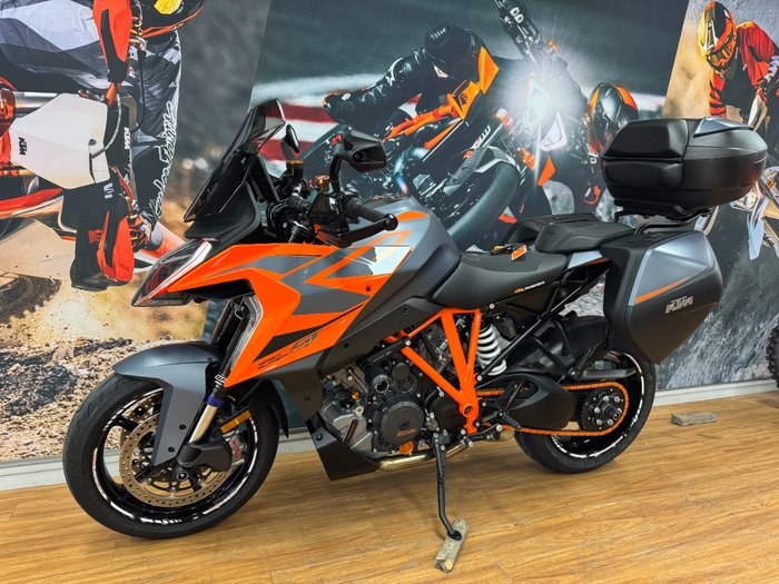 2022 Ktm 1290 SUPER DUKE GT ORANGE