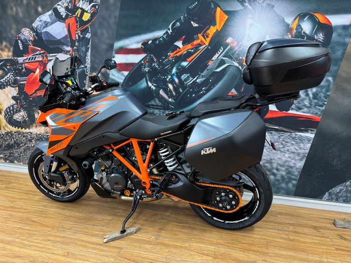 2022 Ktm 1290 SUPER DUKE GT ORANGE