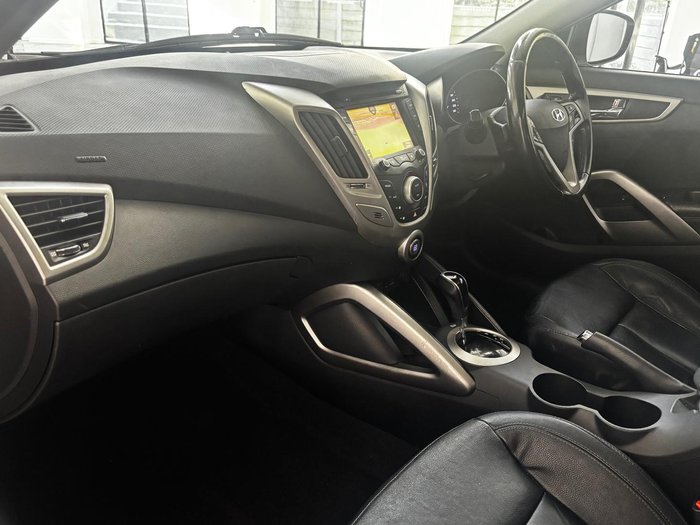 2014 Hyundai Veloster + FS3 Crystal White
