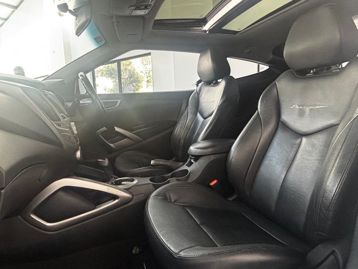 2014 Hyundai Veloster + FS3 Crystal White