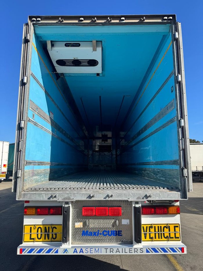 2017 Maxitrans St3 34 Pallet -30 Reefer B Double Double Stacker, Rear Evap