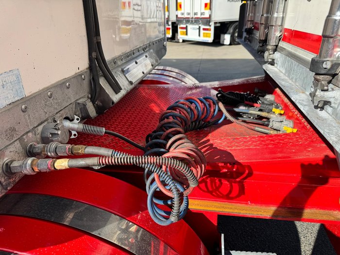 2017 Maxitrans St3 34 Pallet -30 Reefer B Double Double Stacker, Rear Evap