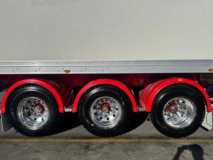 2017 Maxitrans St3 34 Pallet -30 Reefer B Double Double Stacker, Rear Evap