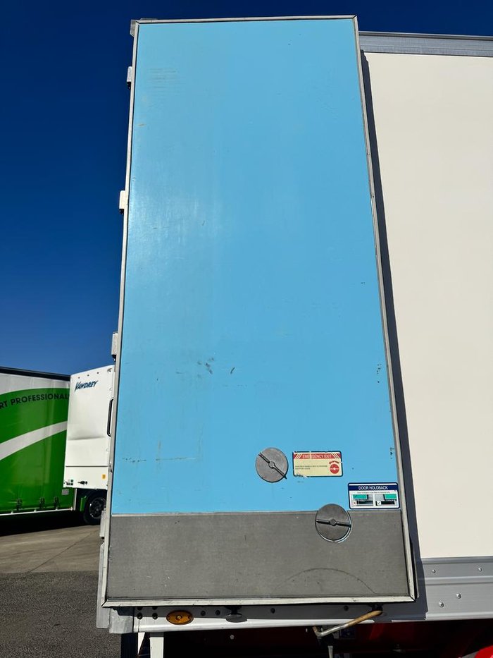 2017 Maxitrans St3 34 Pallet -30 Reefer B Double Double Stacker, Rear Evap