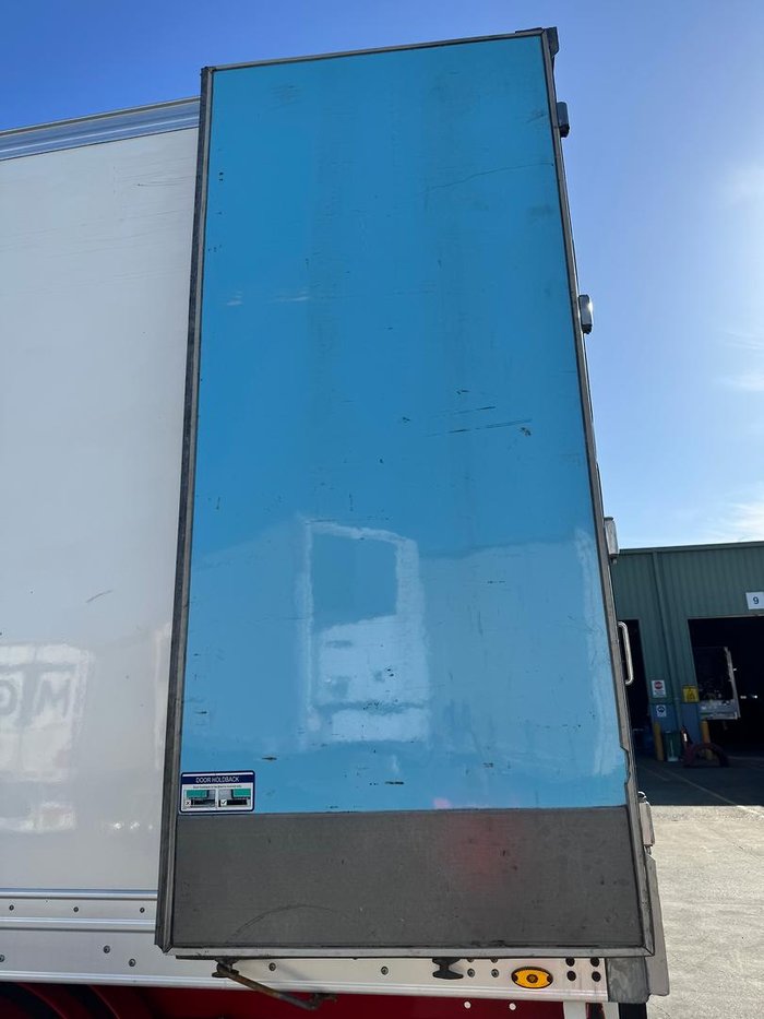 2017 Maxitrans St3 34 Pallet -30 Reefer B Double Double Stacker, Rear Evap
