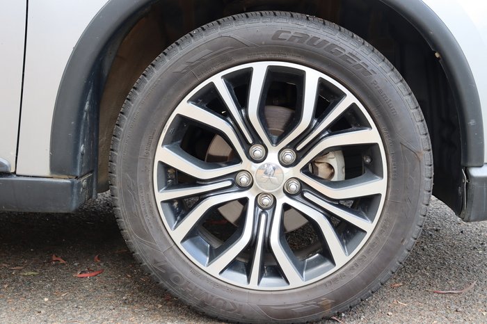 2017 Mitsubishi Outlander LS Safety Pack