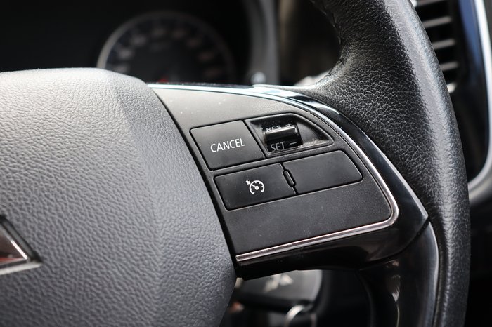 2017 Mitsubishi Outlander LS Safety Pack