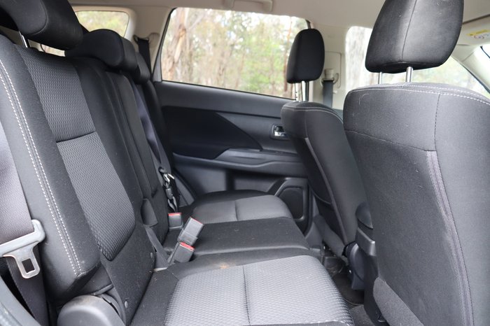 2017 Mitsubishi Outlander LS Safety Pack