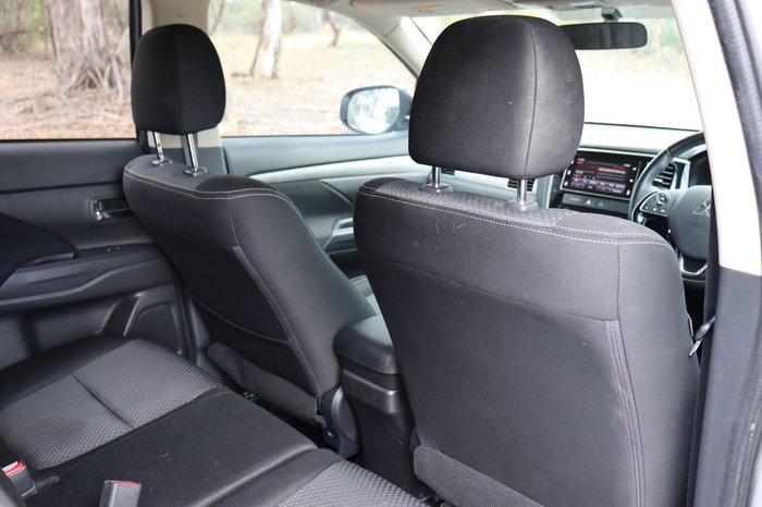 2017 Mitsubishi Outlander LS Safety Pack