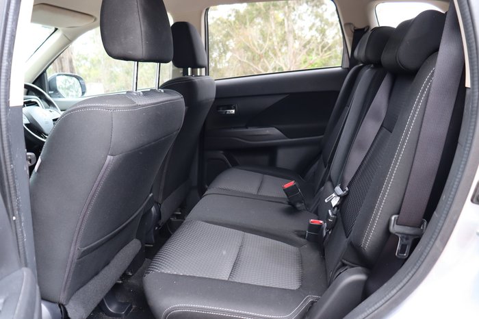 2017 Mitsubishi Outlander LS Safety Pack