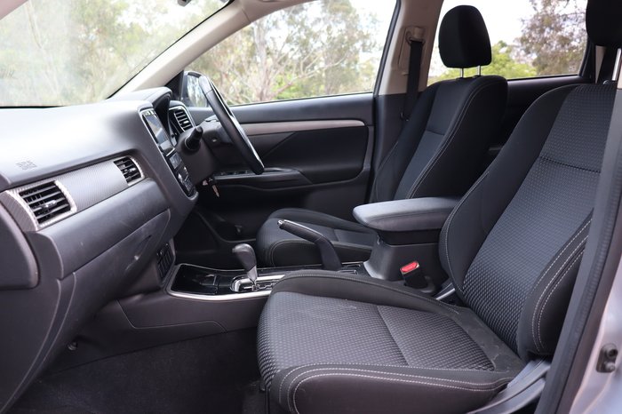 2017 Mitsubishi Outlander LS Safety Pack