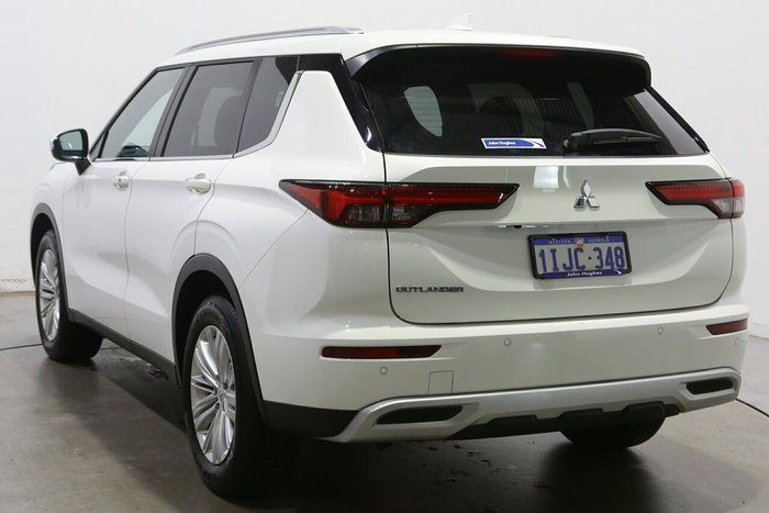 2024 Mitsubishi Outlander LS
