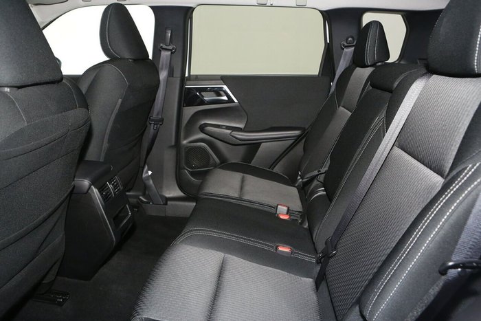 2024 Mitsubishi Outlander LS