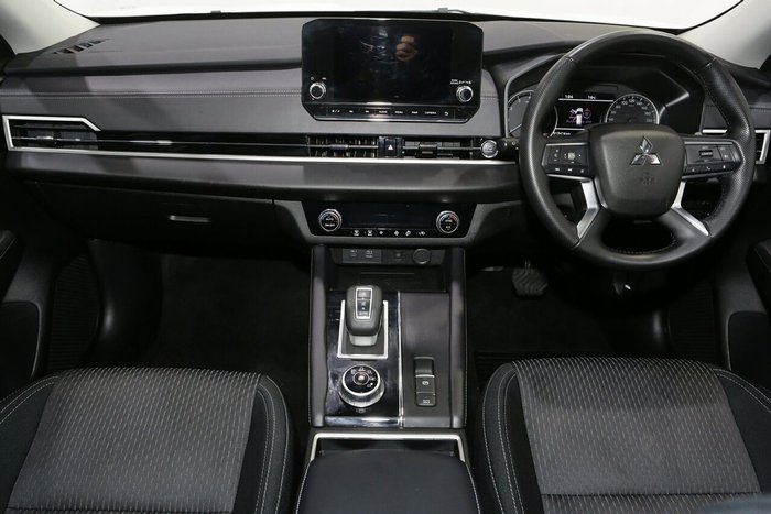 2024 Mitsubishi Outlander LS