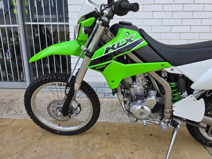 2025 Kawasaki KLX250 Green