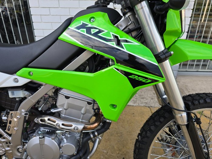 2025 Kawasaki KLX250 Green