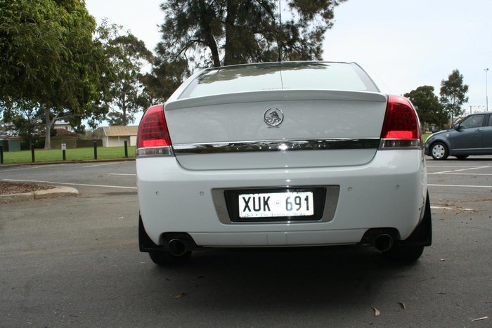 2006 Holden Statesman International WL Heron White