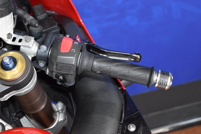 2002 Suzuki GSX-R1000 Red
