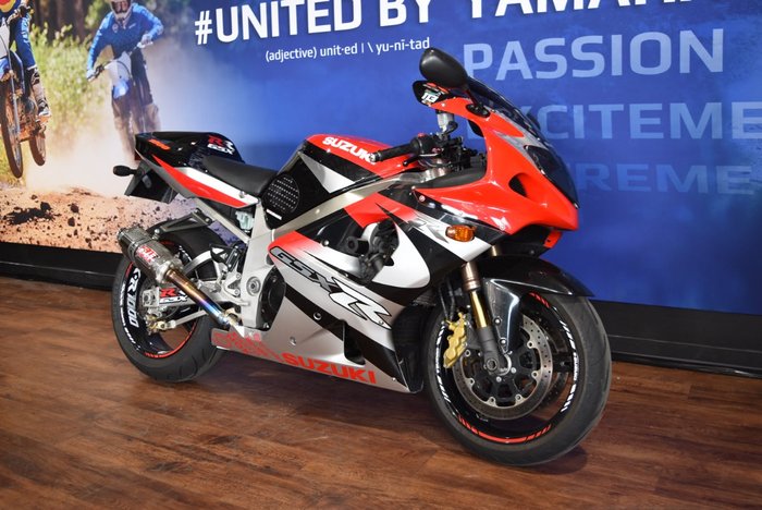 2002 Suzuki GSX-R1000 Red