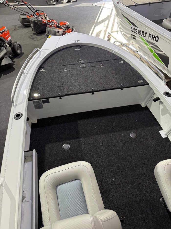 2026 Stacer 409 Assault Pro