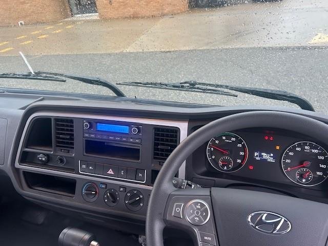 2023 Hyundai Ex4 Mighty White