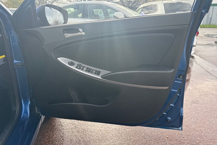 2016 Hyundai Accent Active