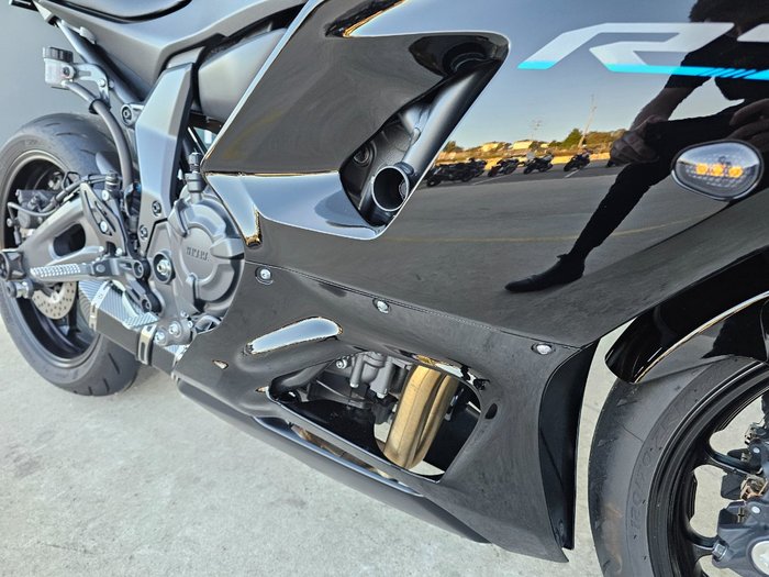 2022 Yamaha YZF-R7LA LOW GLOSS BLACK