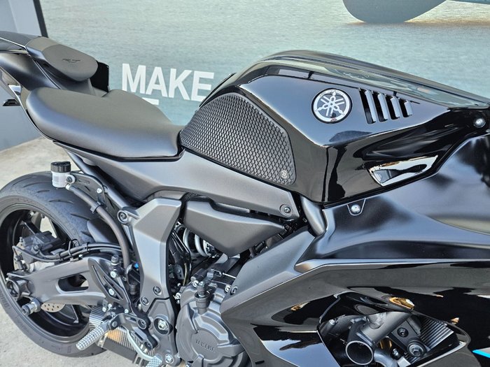 2022 Yamaha YZF-R7LA LOW GLOSS BLACK