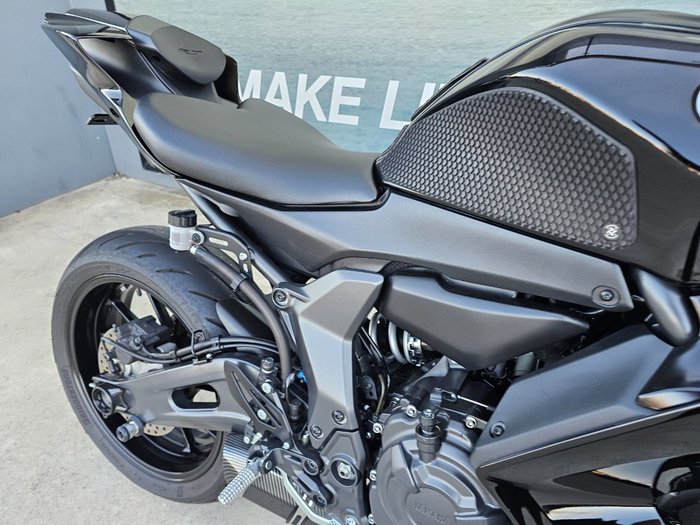 2022 Yamaha YZF-R7LA LOW GLOSS BLACK